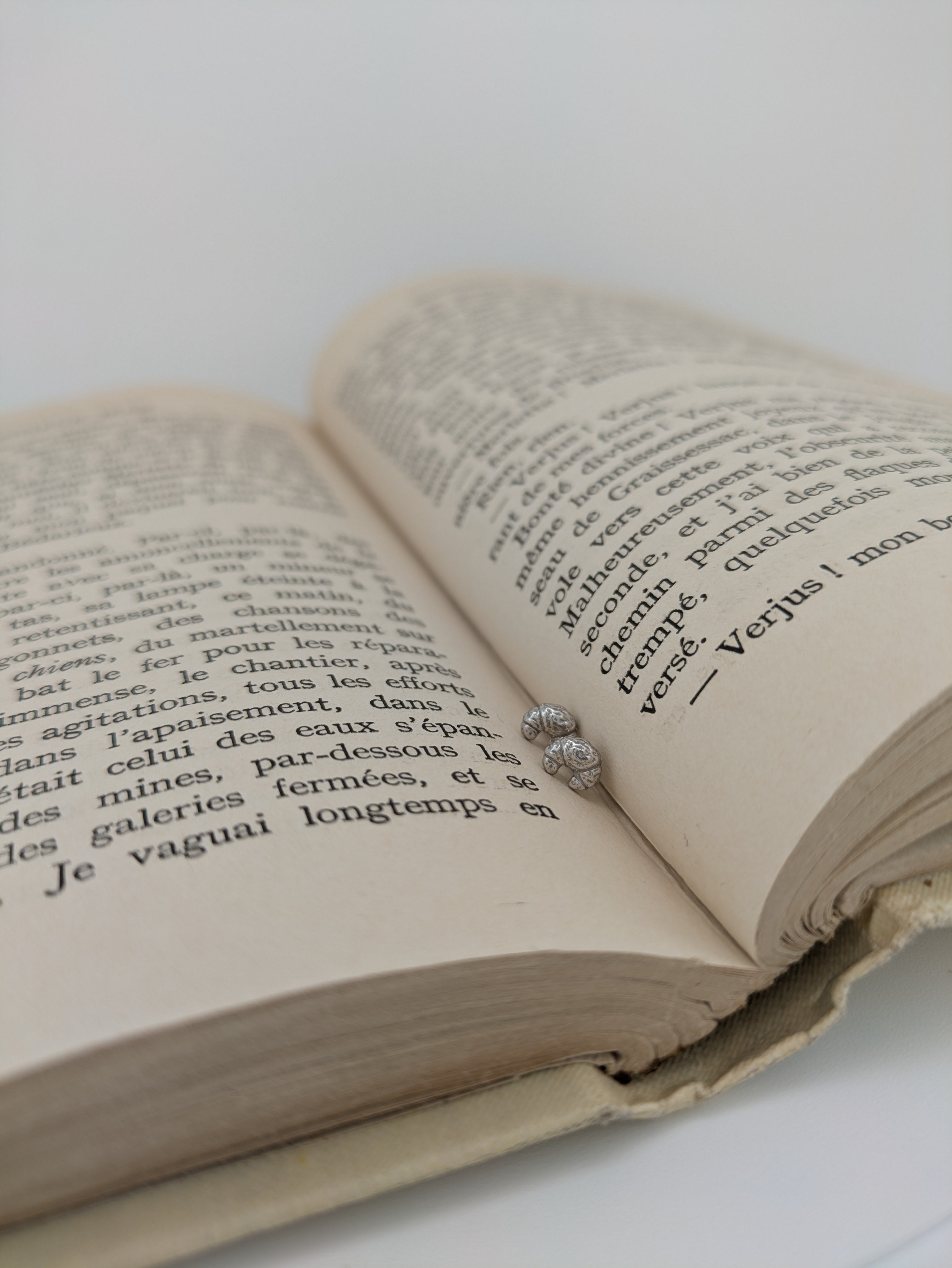 Le Petit Croissant Stud