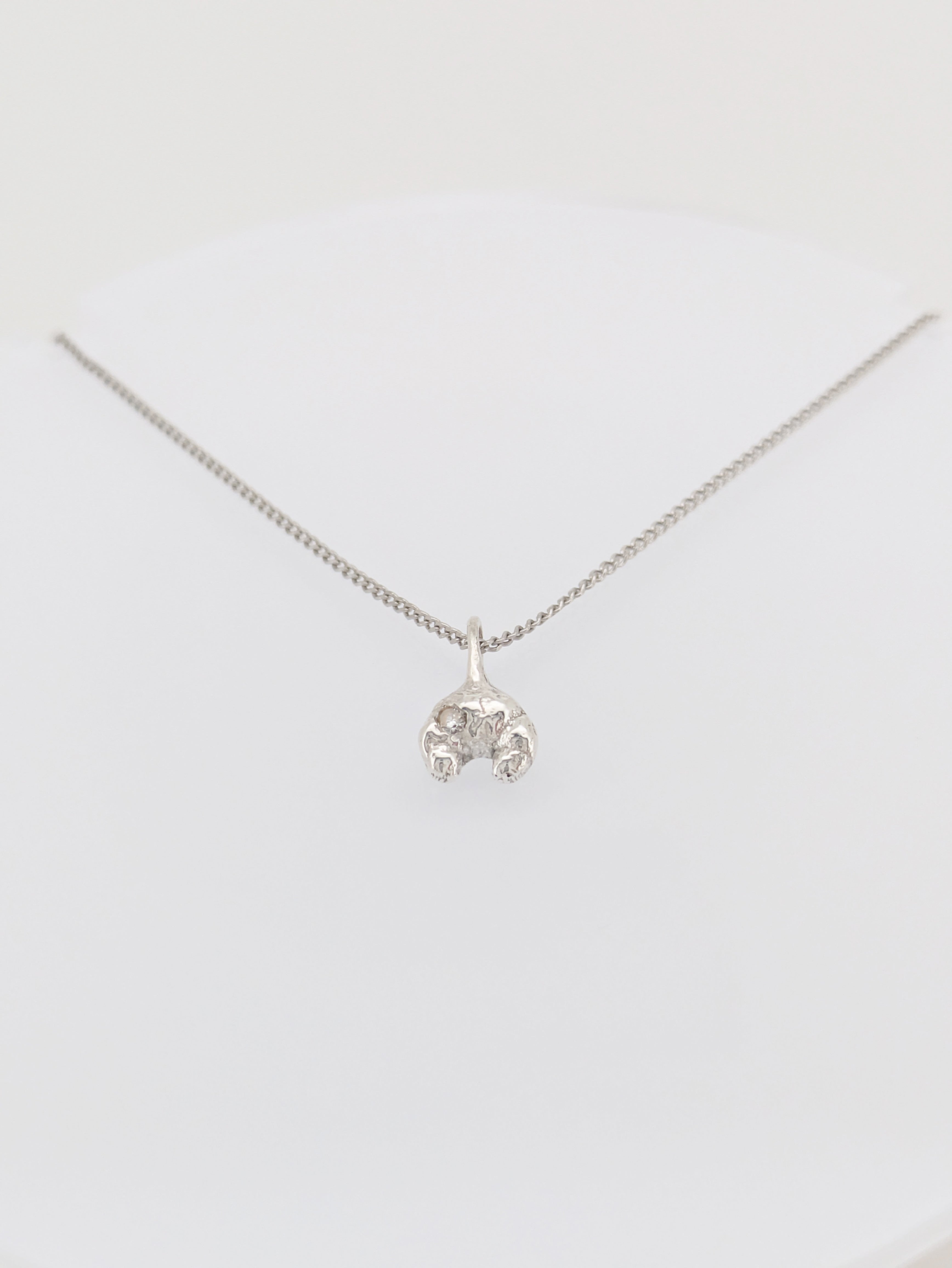 Le Collier Croissant Petite Sparkle