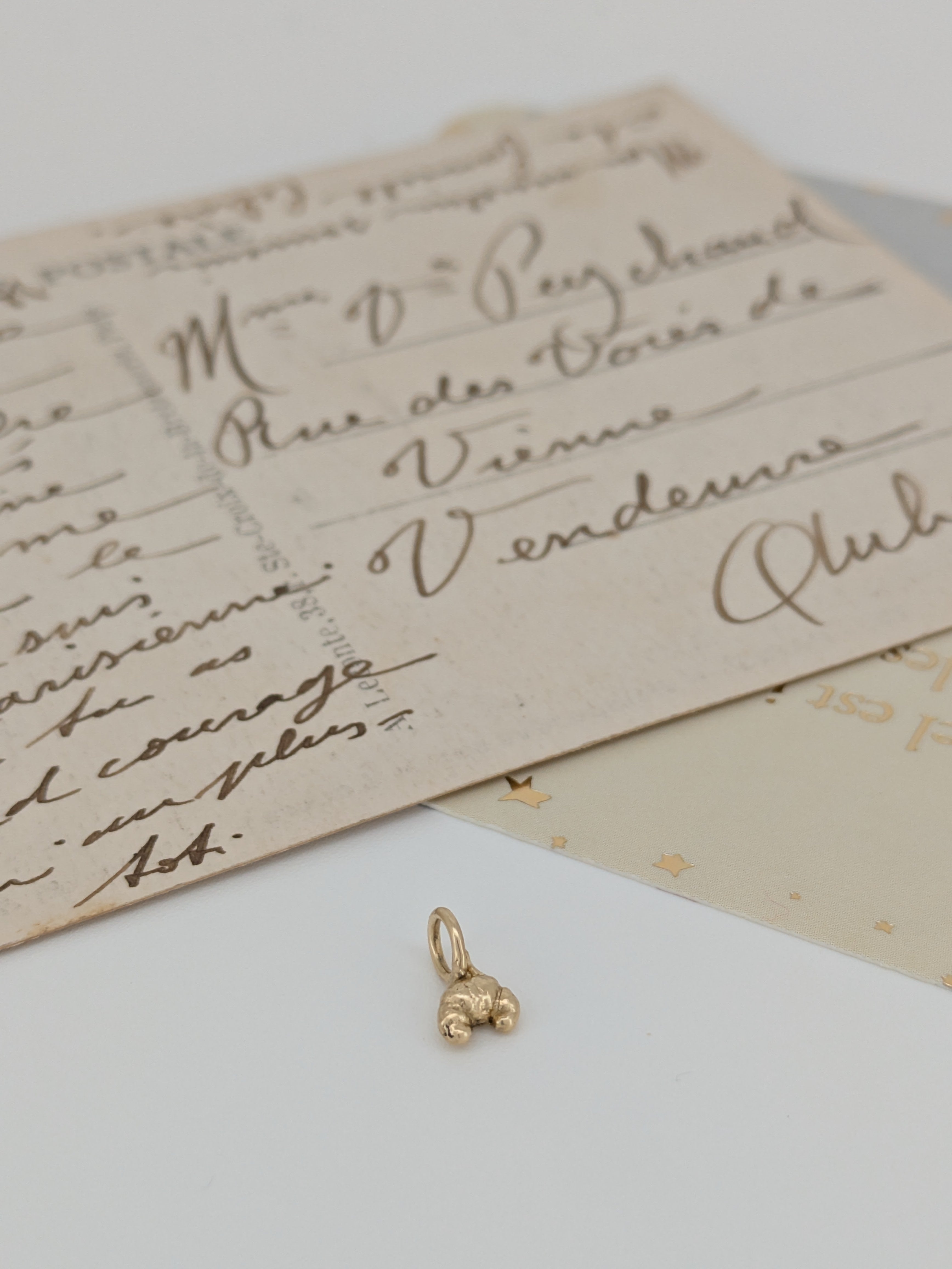 Le Croissant Charm Mini