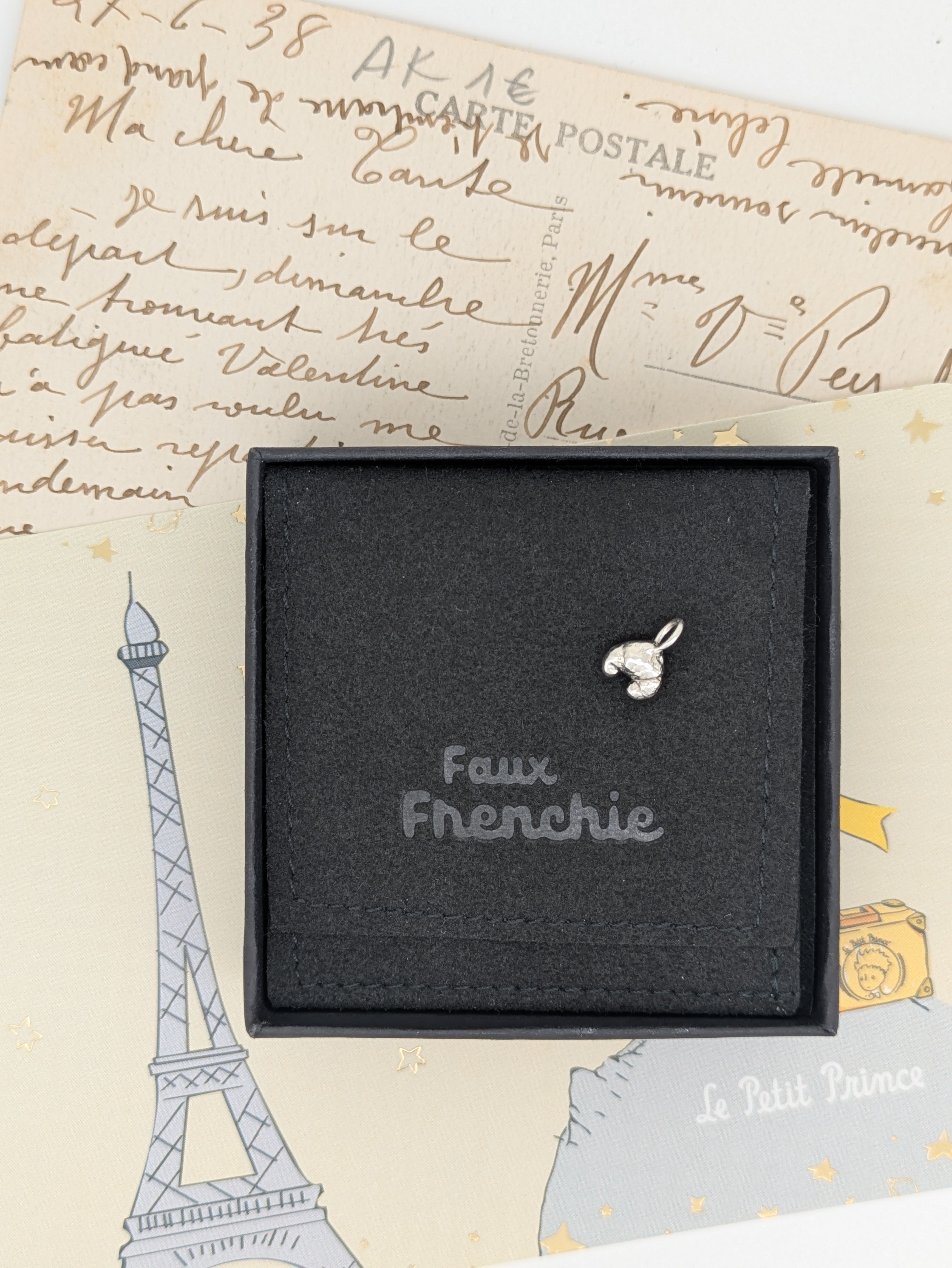 Le Croissant Charm Petite