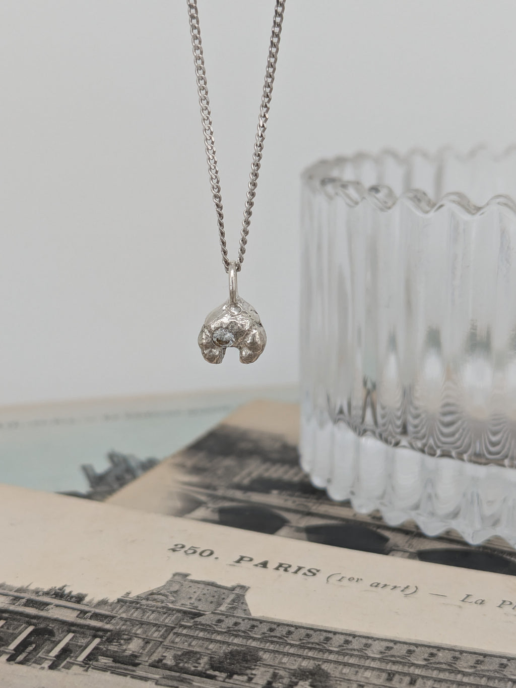 Le Collier Croissant Petite Sparkle