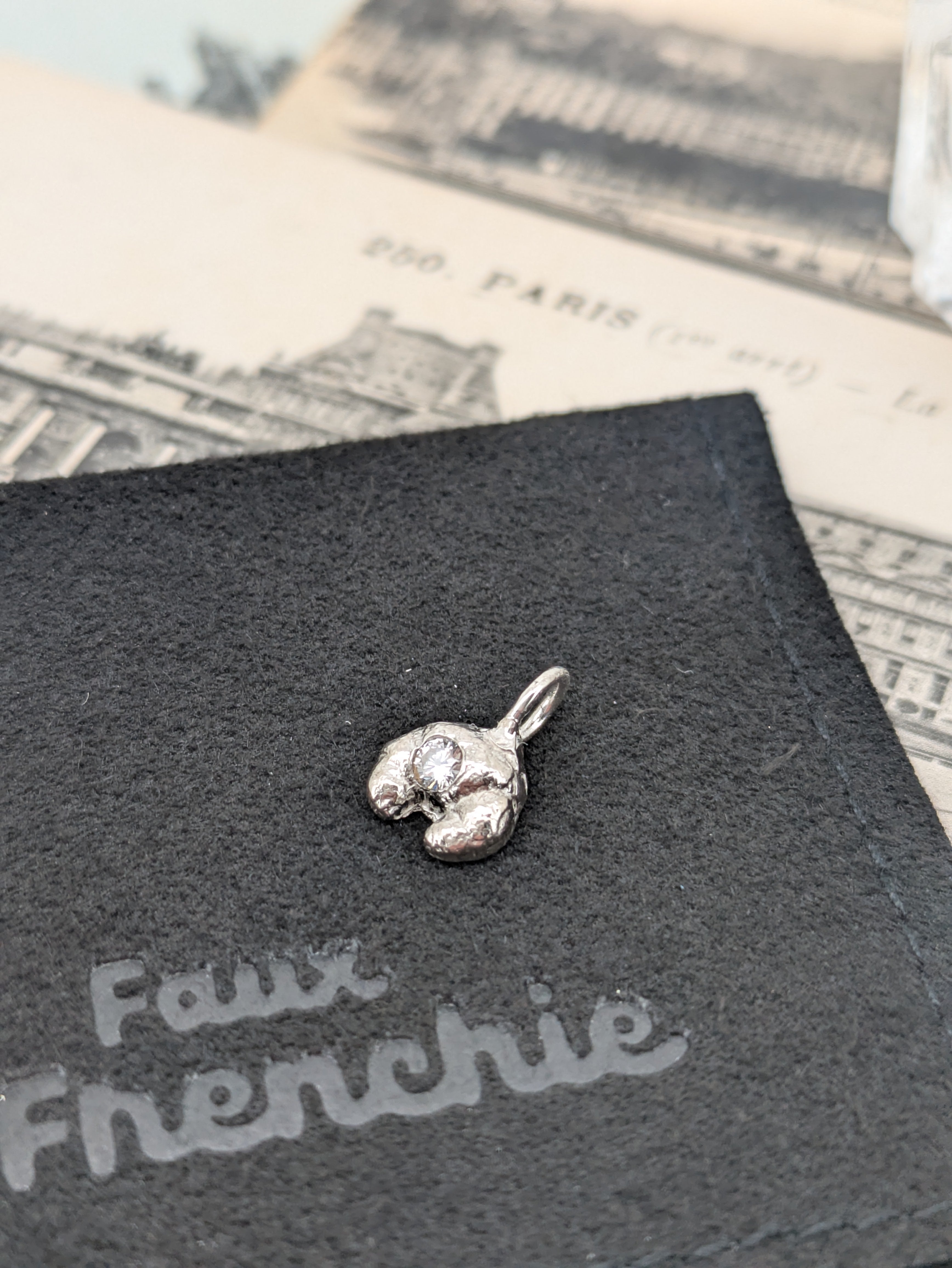 Le Collier Croissant Petite Sparkle